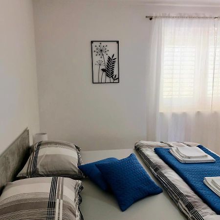 Apartment "None" Makarska Buitenkant foto