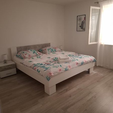 Apartment "None" Makarska Buitenkant foto