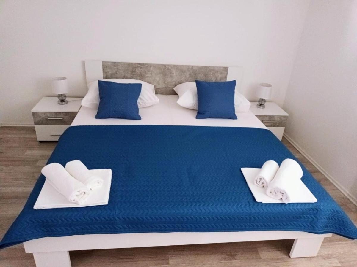 Apartment "None" Makarska Buitenkant foto