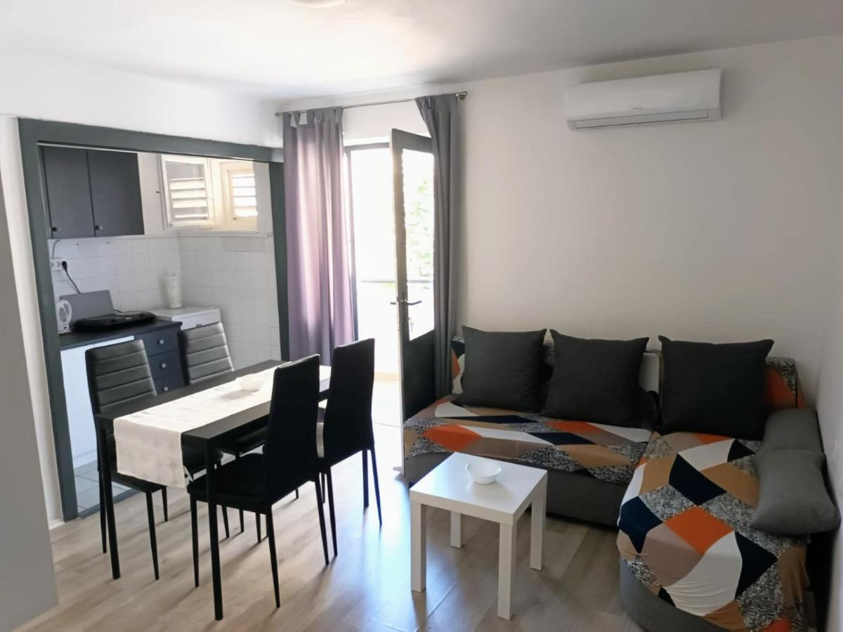 Apartment "None" Makarska Buitenkant foto
