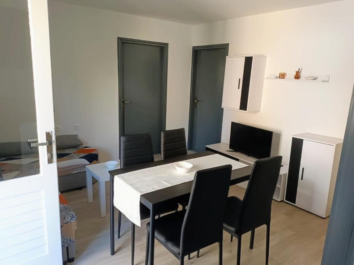 Apartment "None" Makarska Buitenkant foto