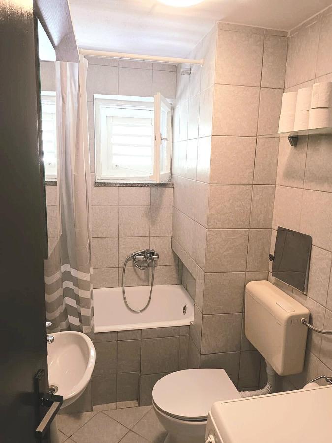 Apartment "None" Makarska Buitenkant foto