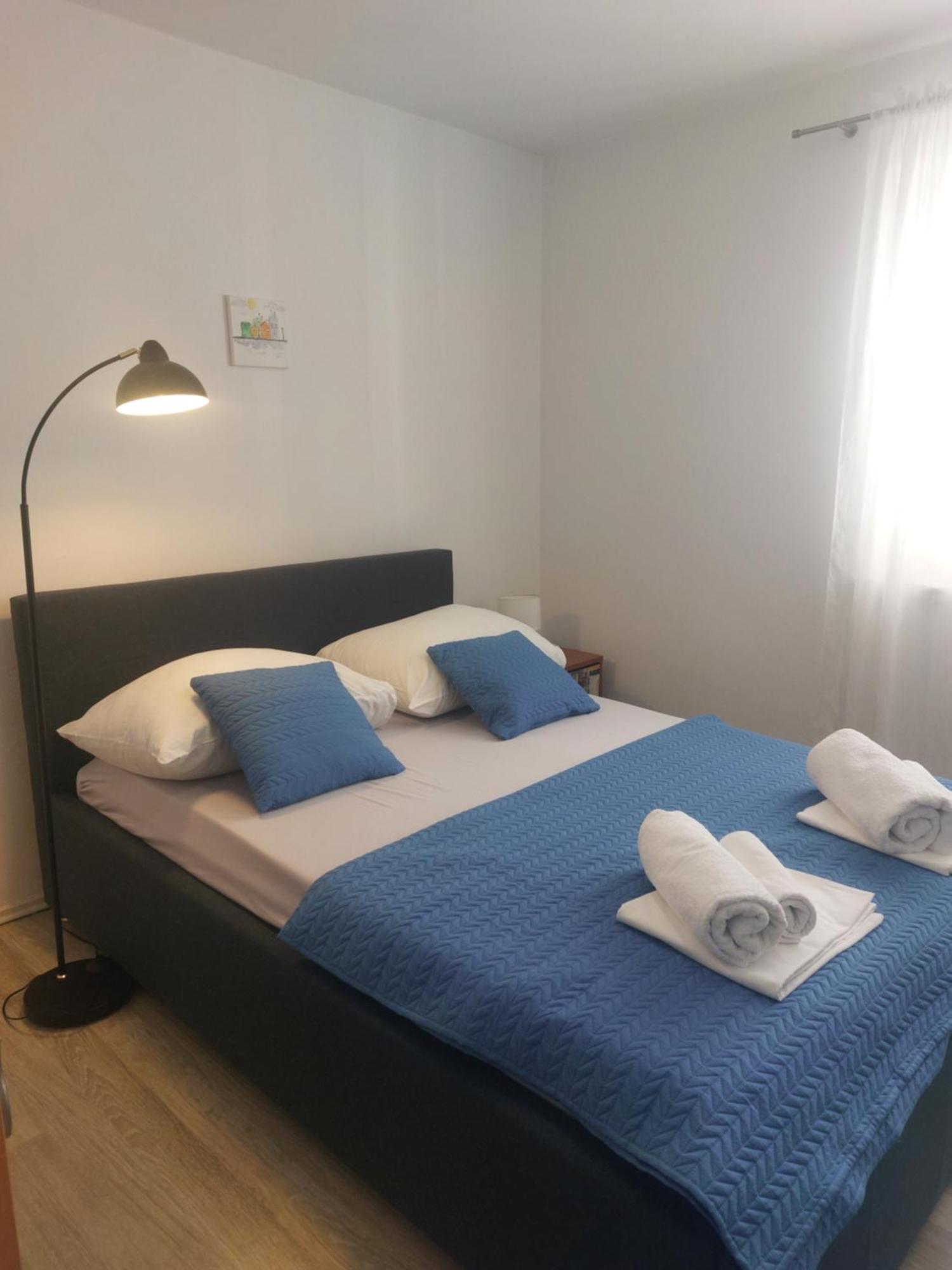 Apartment "None" Makarska Buitenkant foto